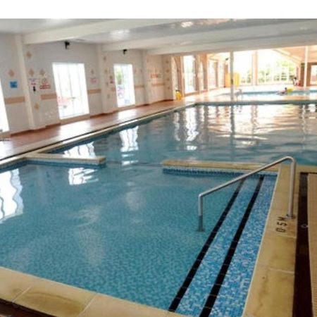 Holiday Home In Lyons Robin Hood Holiday Park Meliden 外观 照片