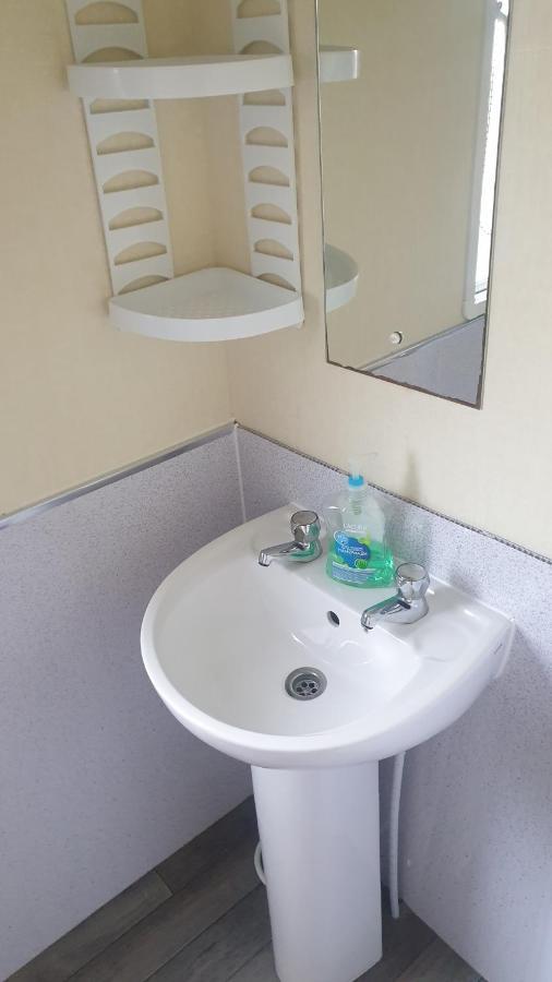 Holiday Home In Lyons Robin Hood Holiday Park Meliden 外观 照片