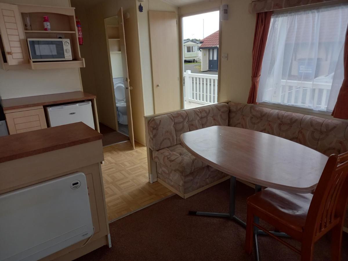 Holiday Home In Lyons Robin Hood Holiday Park Meliden 外观 照片